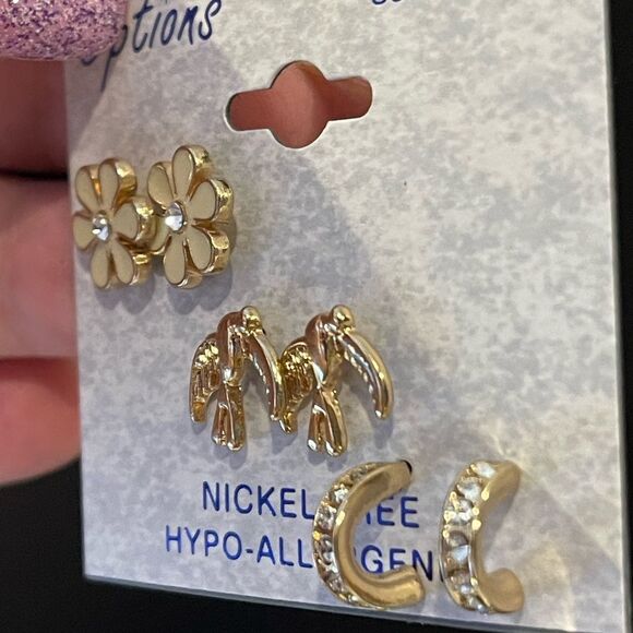 Options for sensitive ears 3 pairs of gold tone stud earrings - Picture 4 of 4